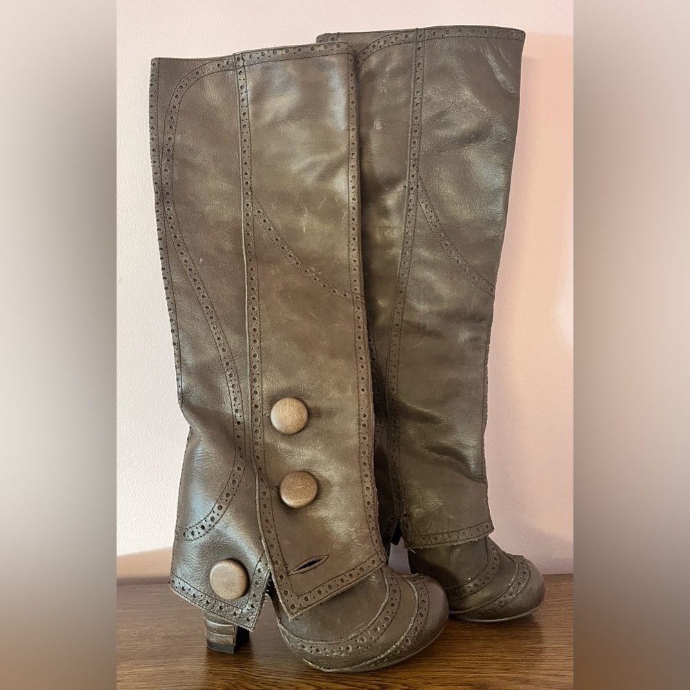 Irregular Choice “Spit Spot” Button boots, Brown, US 6 EU 36.5
